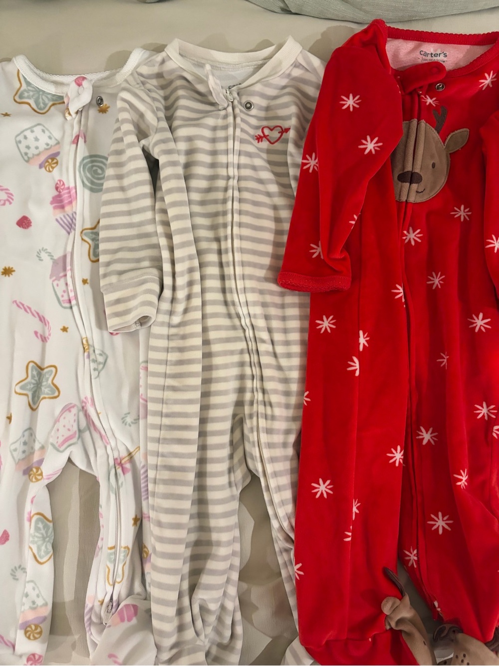 Carter’s Velour Sleep N’ Play Bundle Size 9 months (3 Pack)